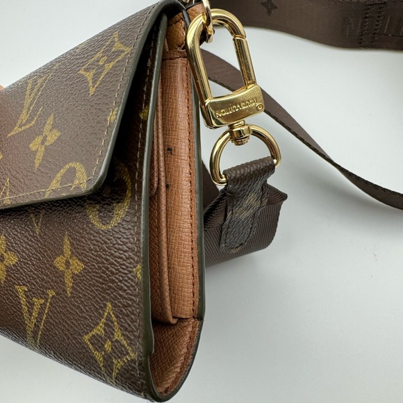 Authentic International Wallet - Picture 8 of 11